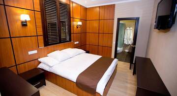 Номер эконом класса без окна с кроватью размера «king-size» в Гостинице City Hotel